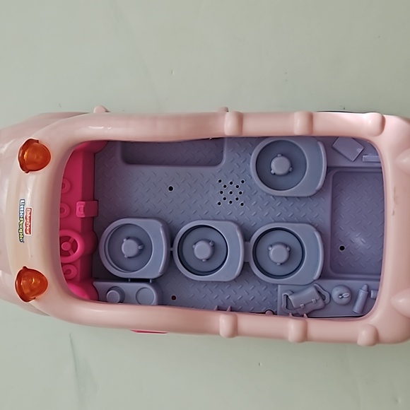 Fisher price little people bus with 2 characters. - Picture 10 of 13